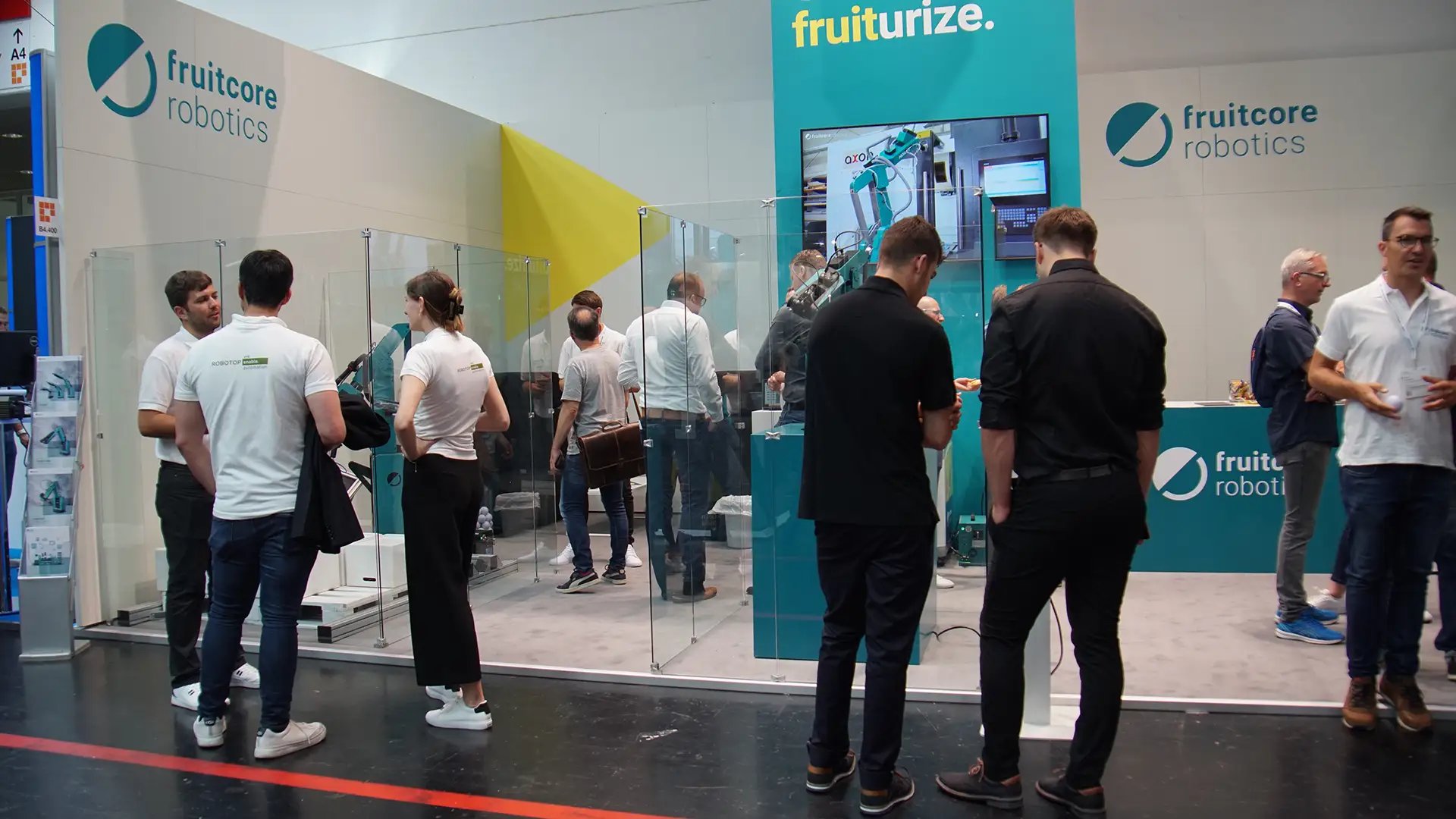 fruitcore-robotics-industrieroboter-messe-all-about-automation-duesseldorf