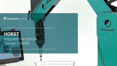 Digital Robot HORST entgratet mit einer pneumatischen Spindel