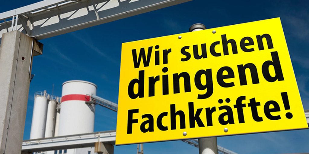 Mit modernen Industrierobotern das Risiko Fachkräftemangel umgehen